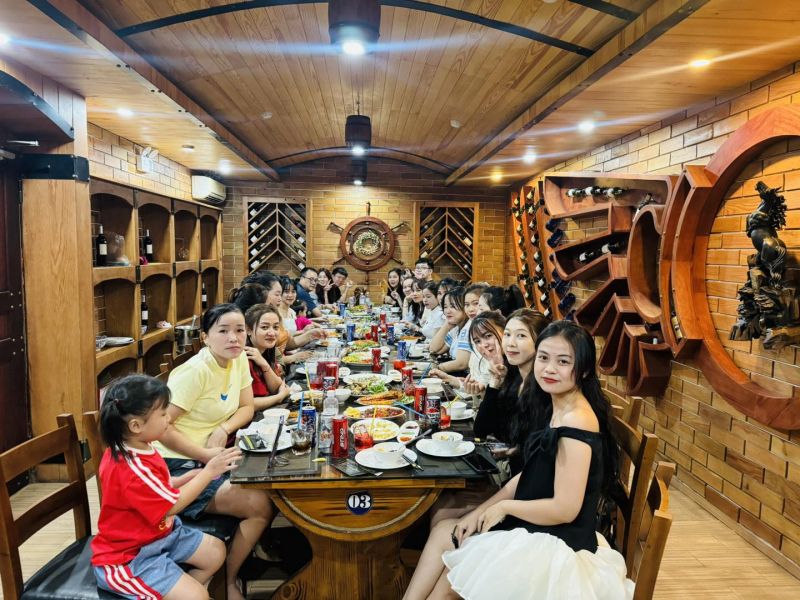 Hầm Rượu Vang - Chinh Hải Sản