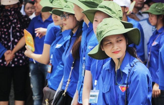 Luôn giúp đỡ người khác (Ảnh minh họa)