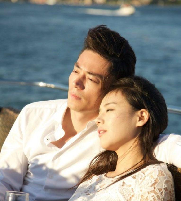 Hãy nhắm mắt khi anh đến