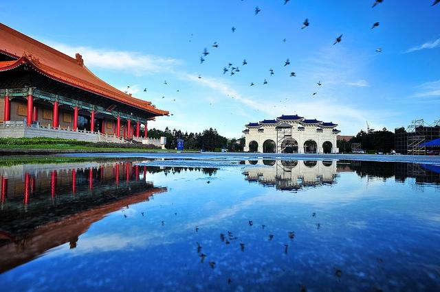 Khung cảnh đào viên tại Hoa Viên