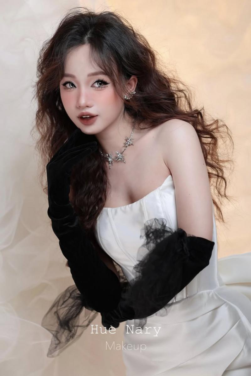 Hue Nary Make Up