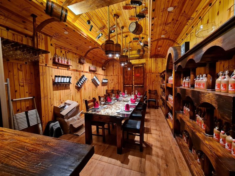 Huyen Thu Winecellar & Steakhouse