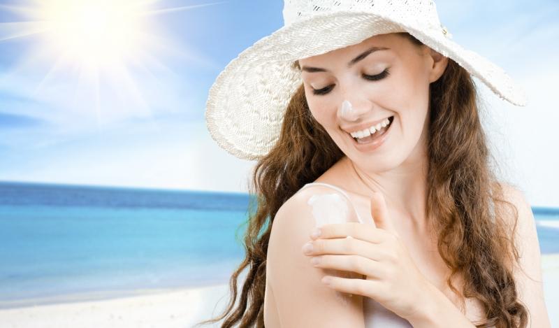 Chắc hẳn trong hành trang của mọi chị em phụ nữ, đều không thể thiếu được một sản phẩm chính là kem chống nắng.