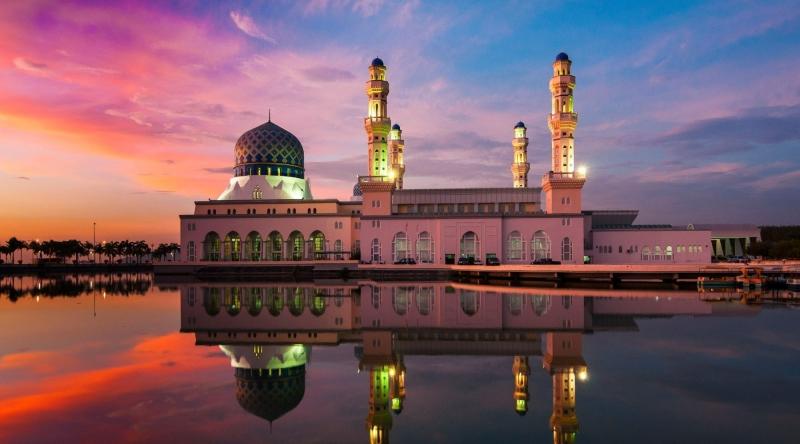 Nhà thờ Hồi giáo Omar Ali Saifuddin lộng lẫy, uy nghiêm