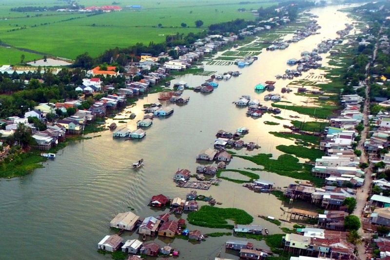 Làng nổi Châu Đốc