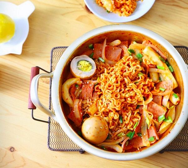 Lẩu Mì Hàn Quốc Rabokki