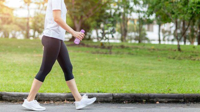 Lấy chân trước làm chân trụ