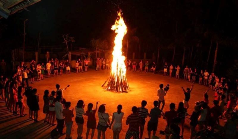 Hoạt động đốt lửa trại Mai Châu