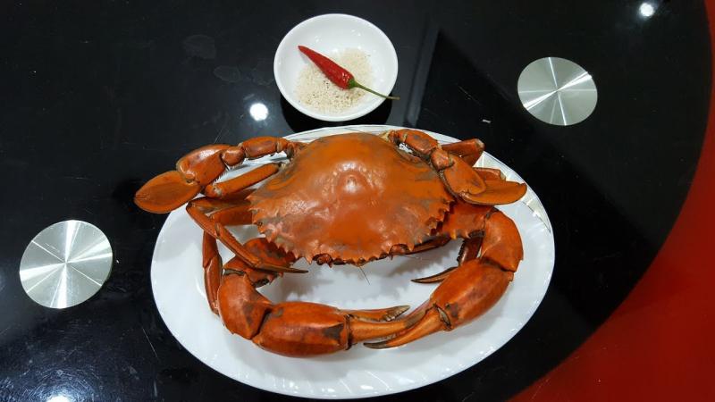 Cách ăn cua an toàn nhất là luộc hoặc hấp cua chín kĩ rồi mới thưởng thức.