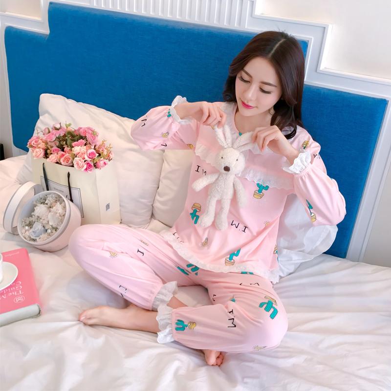 Nên mặc bộ đồ dài tay, rộng rãi khi ngủ