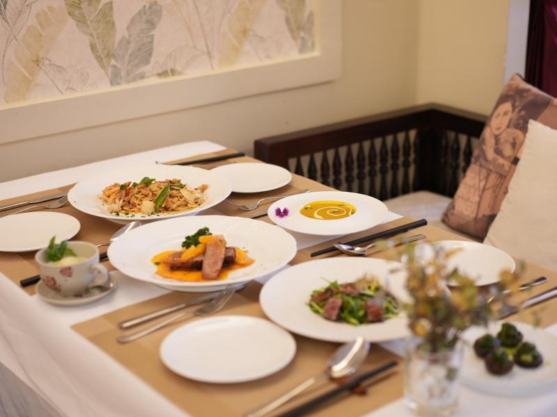 Maison Mận-Đỏ Restaurant