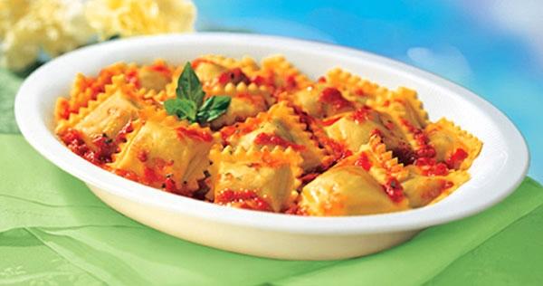 Mì Ravioli với rau chân vịt và pho mát Ricotta