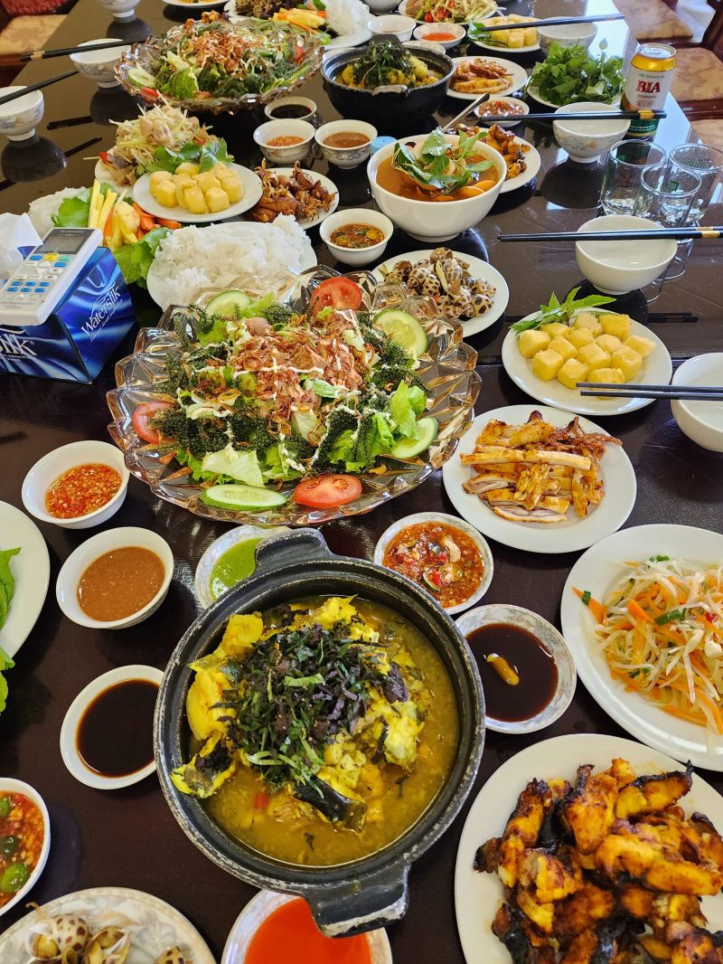 Những món ăn được yêu thích tại nhà hàng Huy Hương