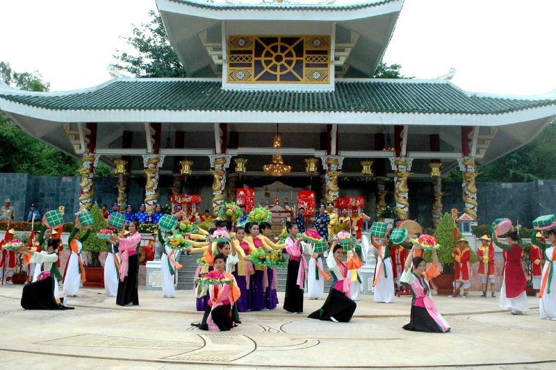Lễ hội miếu Bà Chúa Xứ