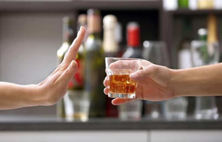 Hãy nói với mọi người về dự định cai rượu của bạn