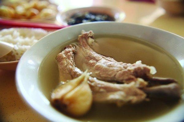 Nước dùng xương bò chứa rất nhiều collagen loại I