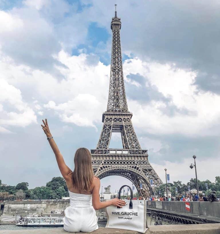 Paris là thủ đô và là thành phố lớn nhất ở Pháp