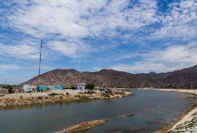 Cái nắng tê người trên đường phượt Phan Rang - Tháp Chàm.