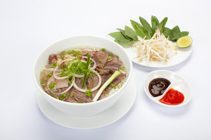 Một tô phở bò nhìn thật hấp dẫn và bắt mắt