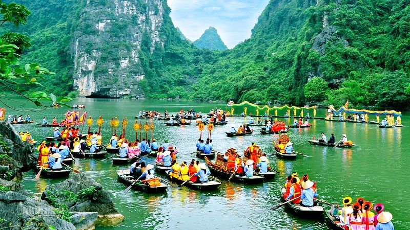 Ninh Bình với hệ thống phương tiện giao thông du lịch phát triển mạnh