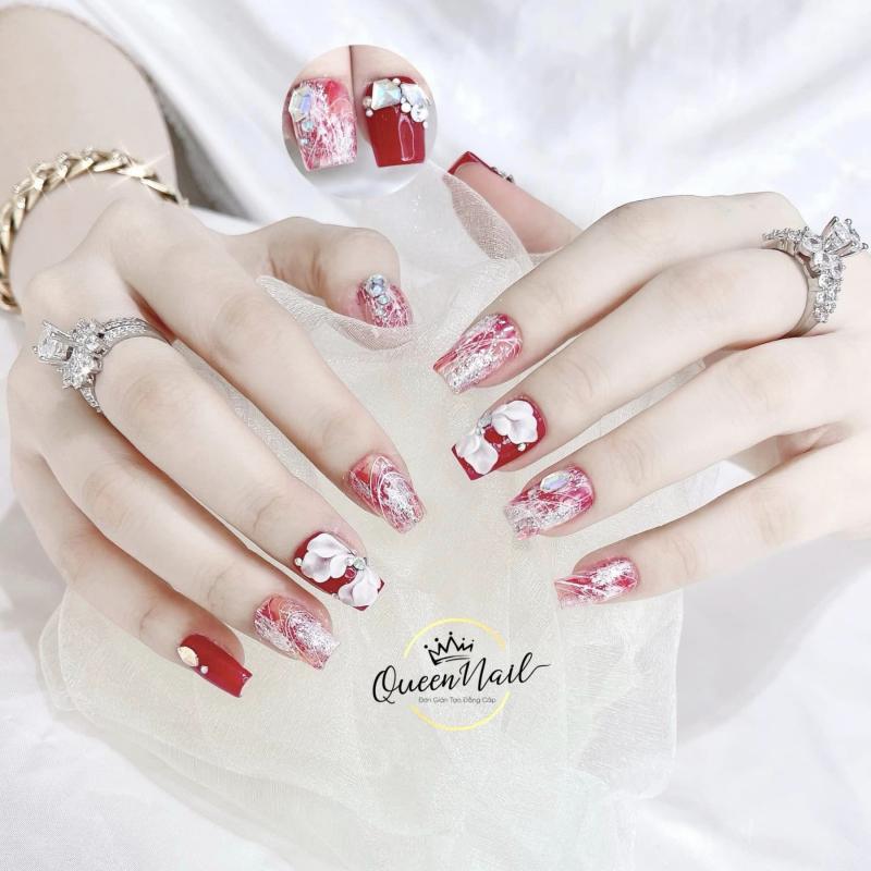 Queen Nail