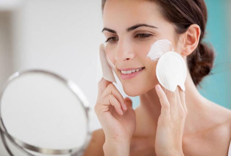 Trong một ngày, bạn chỉ nên sử dụng sữa rửa mặt tối đa 2 lần.