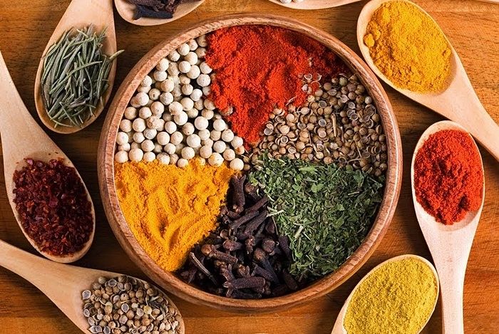 Sai lầm khi nấu ăn: sử dụng tất cả các gia vị