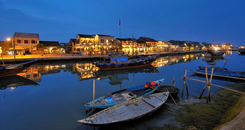 Ngắm Hội An và thưởng thức đặc sản phố Hội