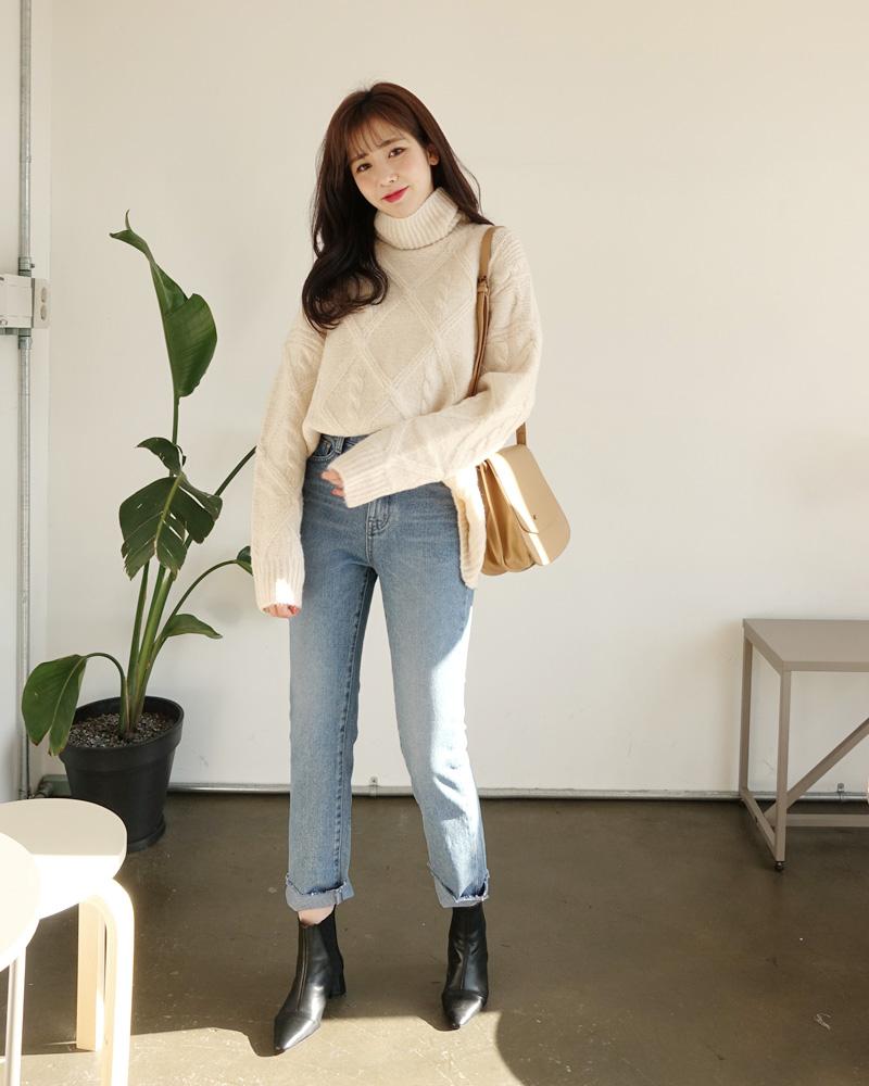 Set áo len cổ lọ, quần và giày