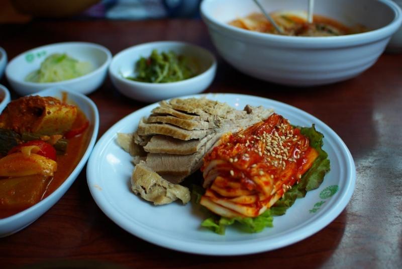 Suyuk là một món ăn vừa dễ làm lại rất dễ ăn.