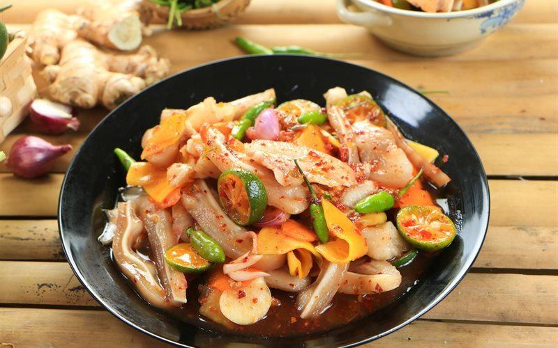 Tai heo sốt Thái