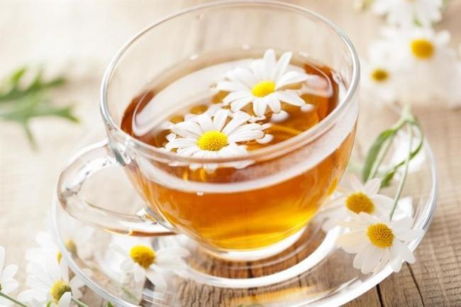 Uống nước hãm của  hoa cúc cam, hoa artiso, húng tây, thìa là sẽ giúp đẩy nhanh quá trình tiêu hóa thức ăn
