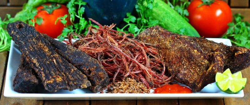 Thịt trâu, lợn gác bếp