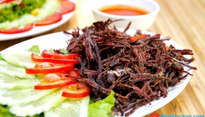 Thịt trâu, thịt bò gác bếp