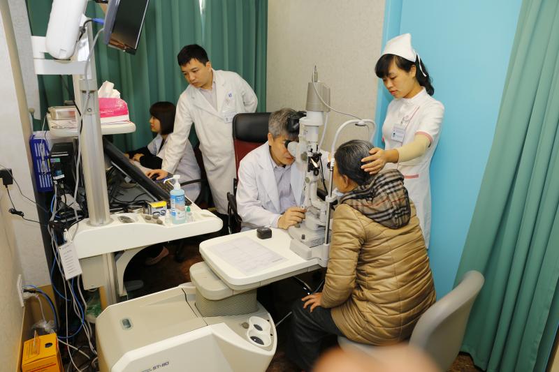 Kiểm tra mắt định kì.