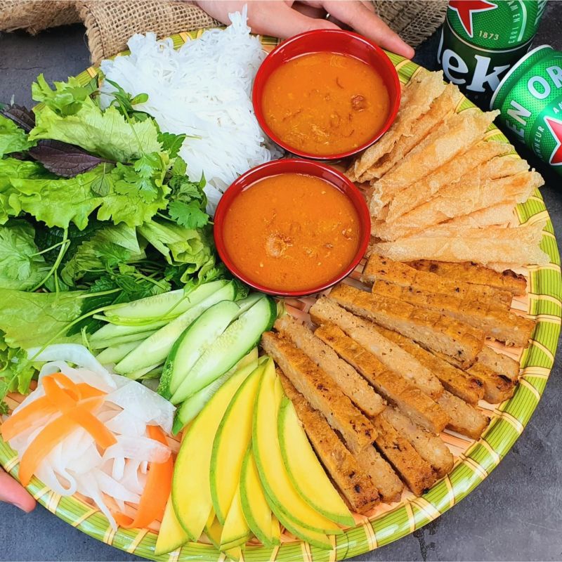 Tiệm Ăn Vặt Tôm Tít