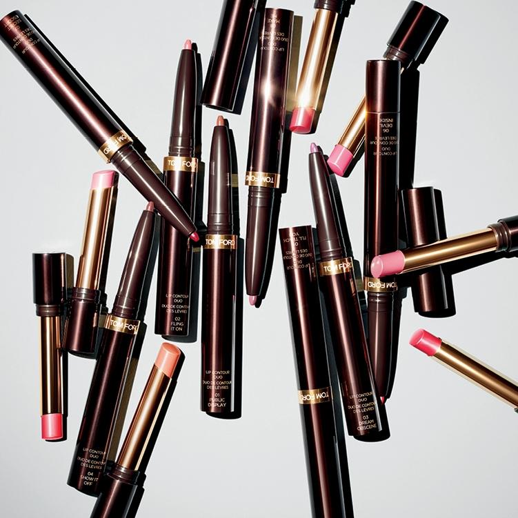 Thiết kế đột phá 2 trong 1 của Tom Ford Contour Duo