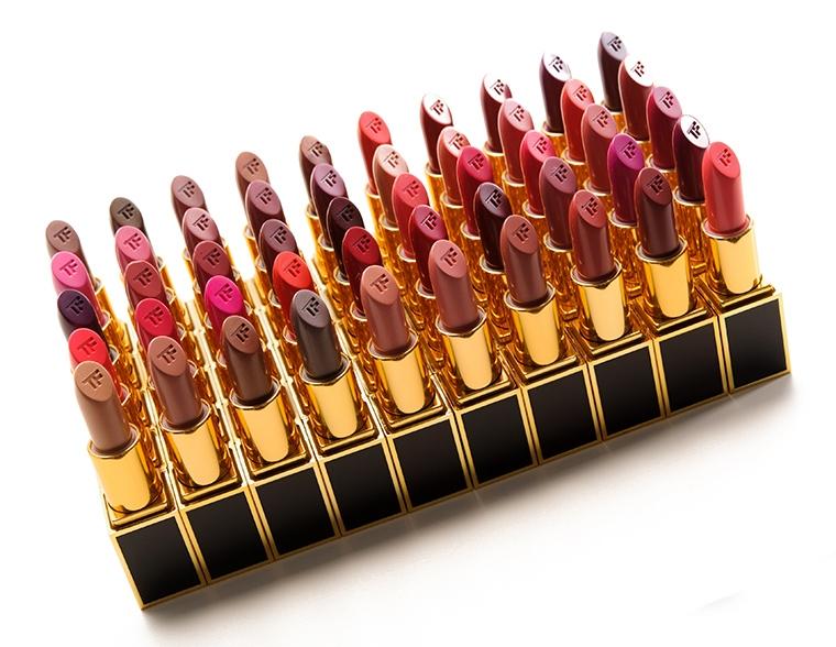 Mỗi cây son trong bô sưu tập Lips and Boys mang tên những người đàn ông mà Tom Ford đã gặp qua trong đời