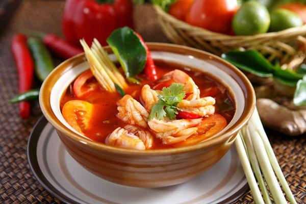 Bát canh Tom Yum trông thật hấp dẫn và kích thích vị giác