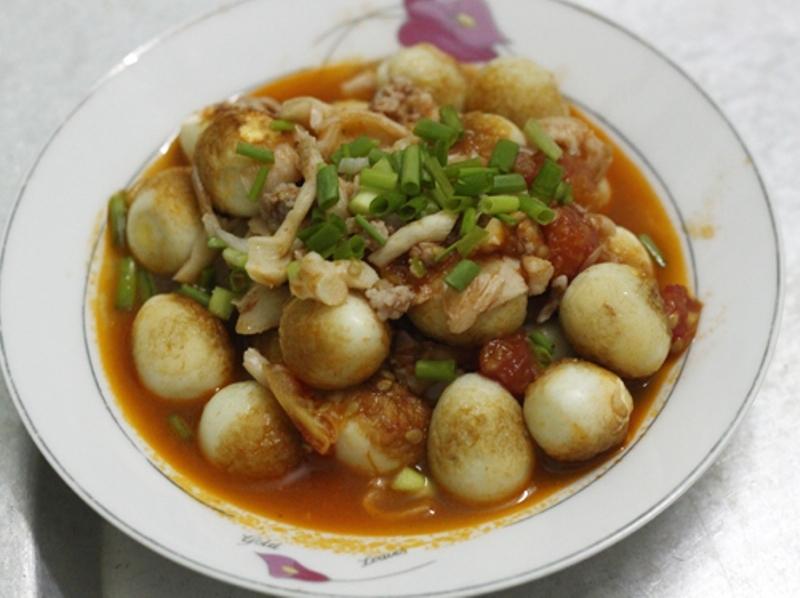 Trứng cút om nấm
