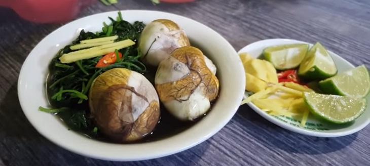 Trứng vịt lộn