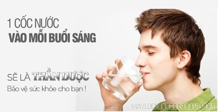 Uống 1 cốc nước vào mỗi bữa sáng.