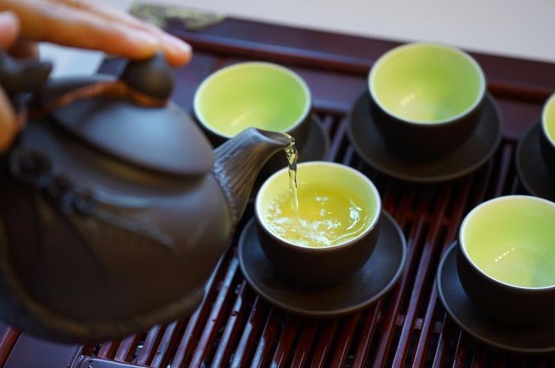 Không nên uống trà ngay sau bữa ăn