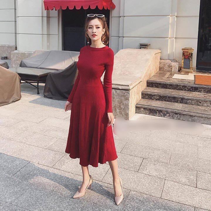 Váy len liền chân xòe màu tím đáng yêu cũng rất thời trang