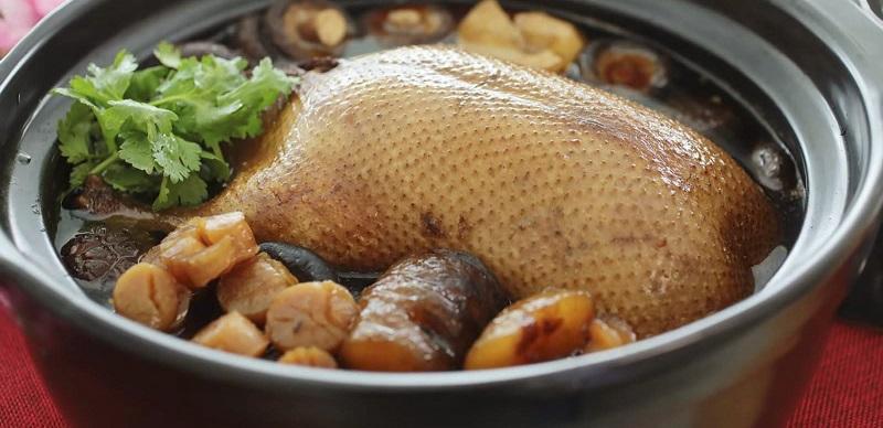Vịt tiềm đậu đỏ (Ảnh minh họa)