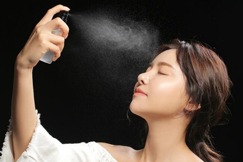 Nước xịt khoáng
