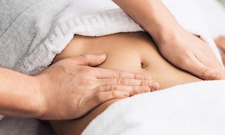 Xoa bóp bụng cải thiện táo bón